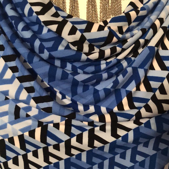 Bundle 3/$10 💛 Calvin Klein Scoop Neck Blouse size M - Picture 3 of 4